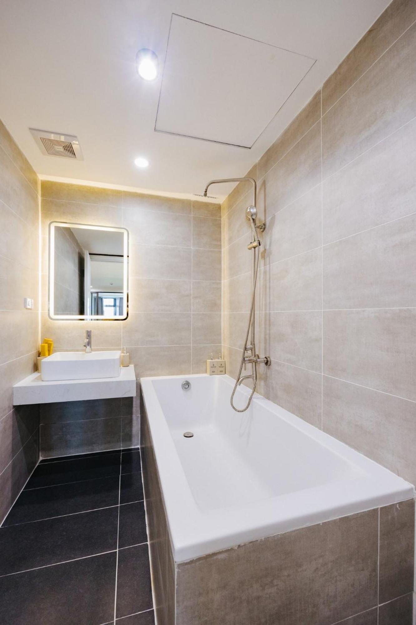 Muse Hanoi Serenity Suites Exterior photo